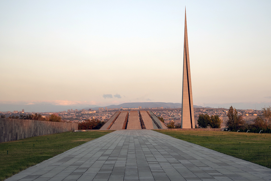 Tsitsernakaberd Yerevan april 24