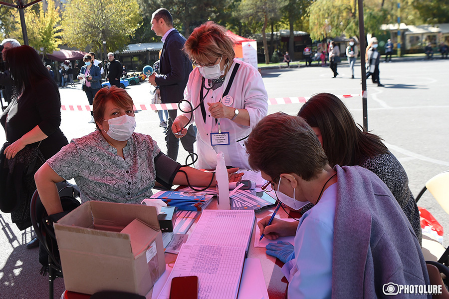 covid-19 vaccination Yerevn