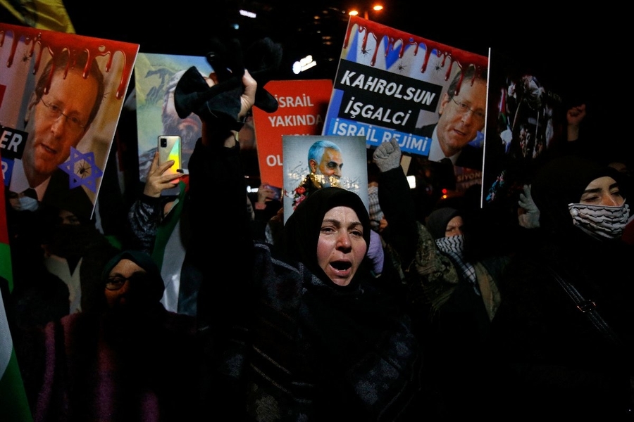 Istanbul protest against Isaac Herzog