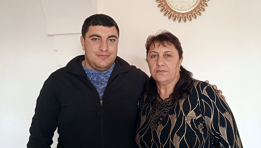 Khdr & Lamara Broyan