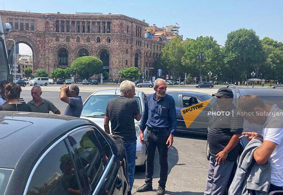 protest-gov-17 protest