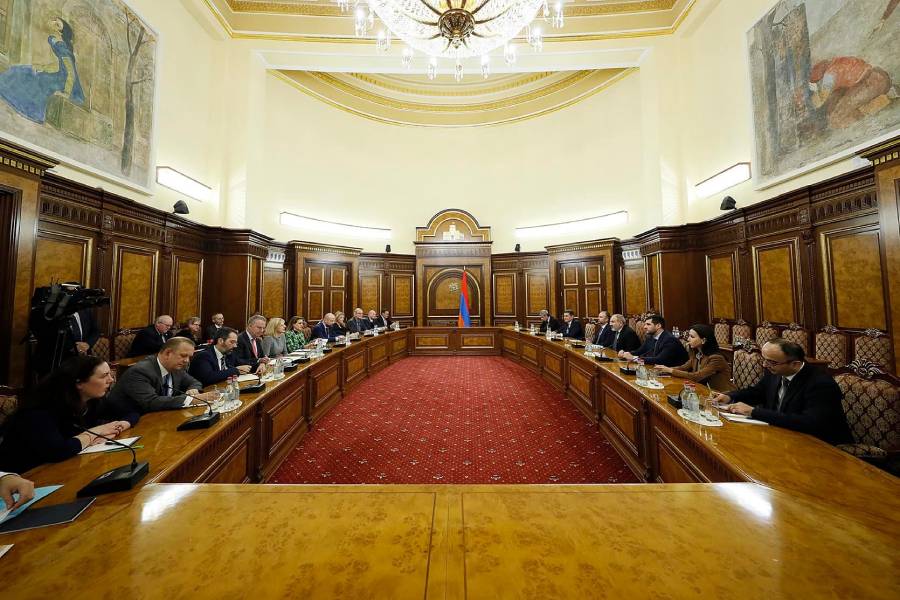 pashinyan and eu representatives