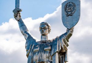 Մայր Ուկրաինա արձանը Կիեւում