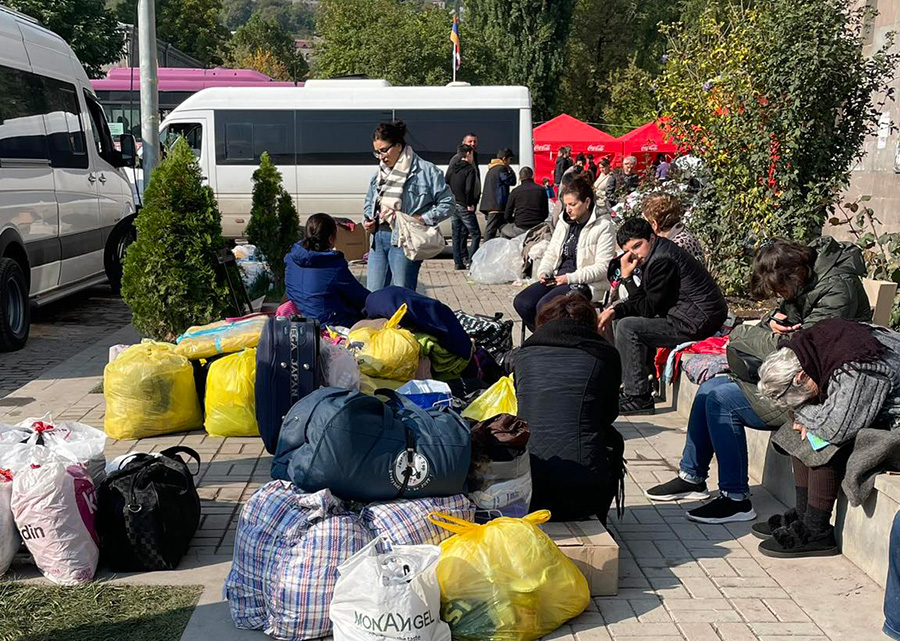 Արցախից տարհանվածներ