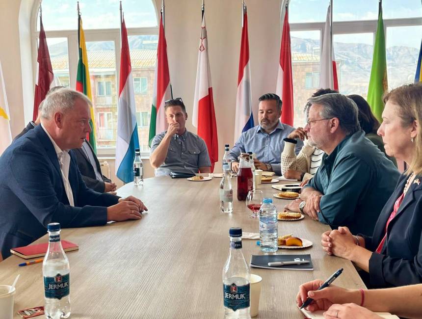 ԱՄՆ կոնգրեսական պատվիրակություն՝ սենատոր Գերի Փիթերսի գլխավորությամբ