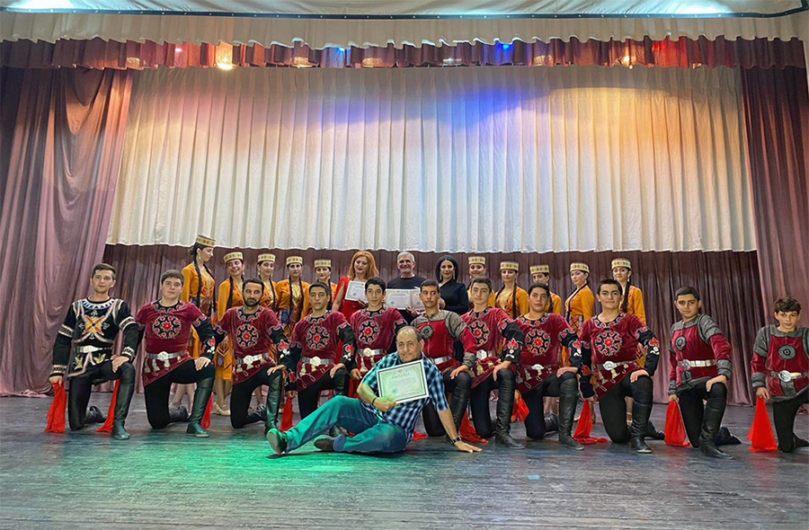 «Հայկական զարդանախշեր» պարի խումբ