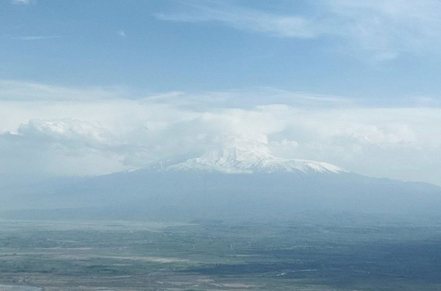 ararat Ֆրանսիայի արտգործնախարար Կատրին Կոլոննայի՝ ինքնաթիռից արված Արարատի լուսանկարը