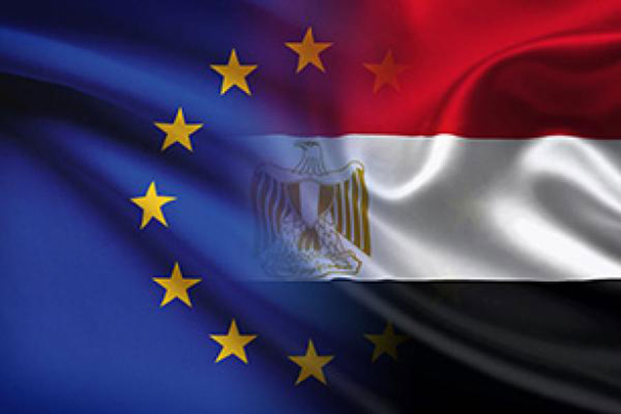 Եգիպտոսի եւ Եվրամիության դրոշներ