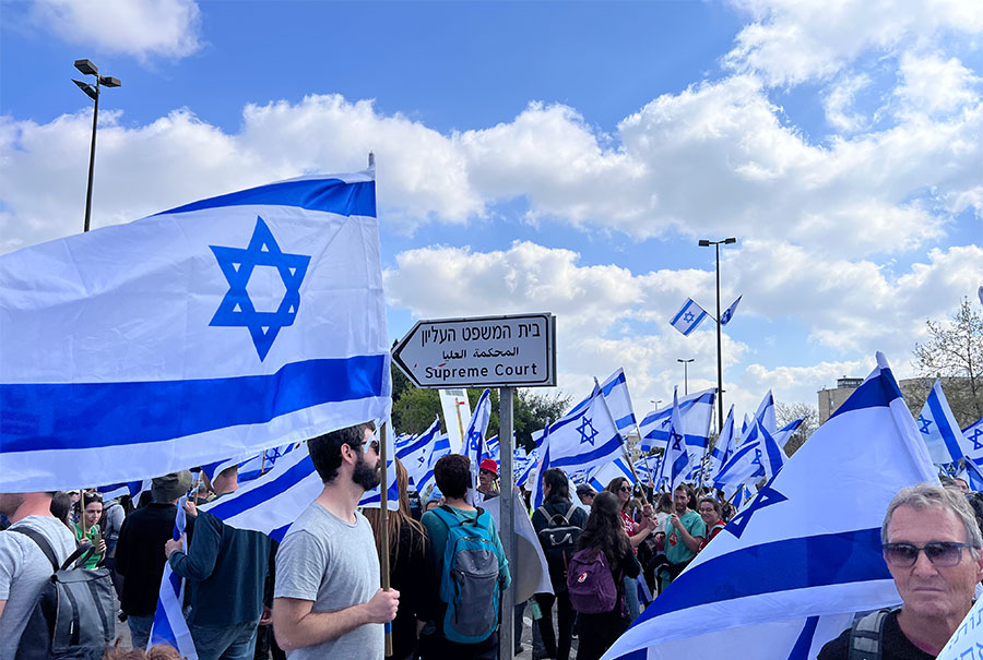 Զանգվածային բողոքի ցույցերն ընդդեմ դատաիրավական բարեփոխումների