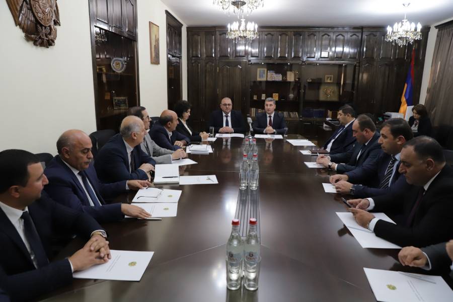 Շիրակի մարզում է ՀՀ տարածքային կառավարման եւ ենթակառուցվածքների նախարար Գնել Սանոսյանը։