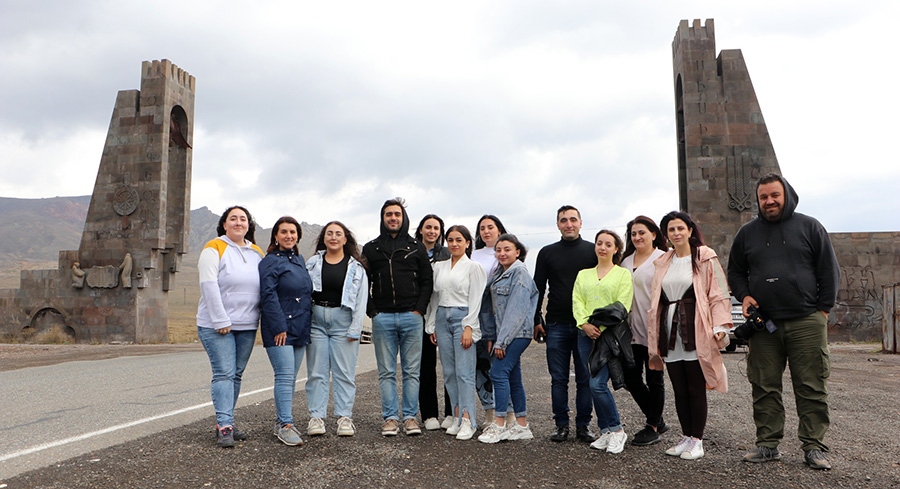 լրագրողներ