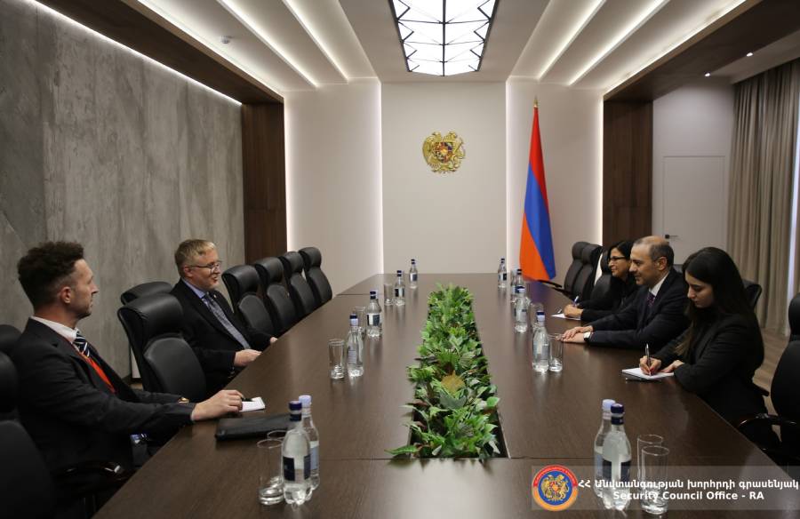 Արմեն Գրիգորյանն ընդունել է ՀՀ-ում Կանադայի դեսպան Էնդրյու Թըրներին: