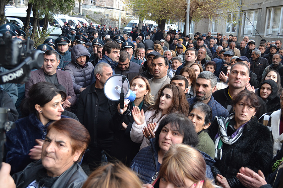 ցուցարարներ Ալավերդի