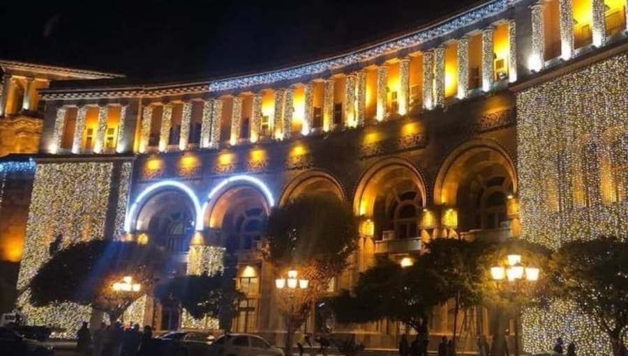 christmas-decoration ամանորյա զարդարանքներ