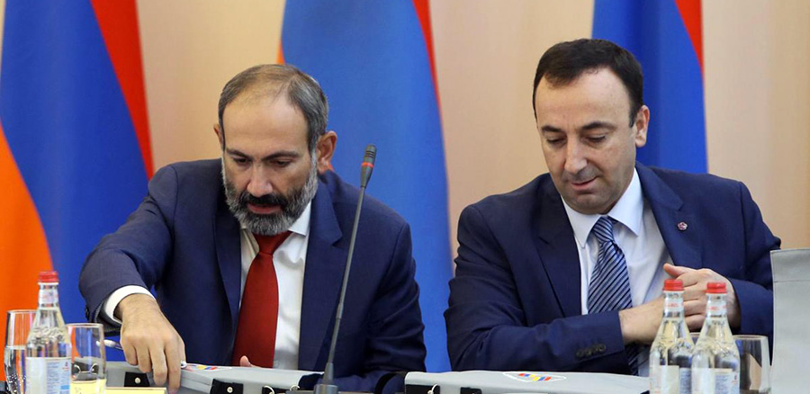 Նիկոլ Փաշինյան, Հրայր Թովմասյան