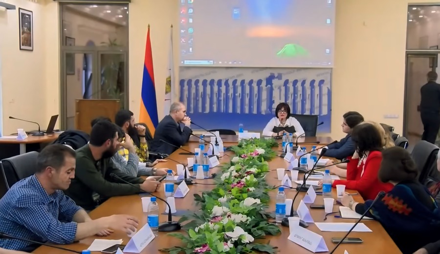 քննարկում քաղաքապետարանում