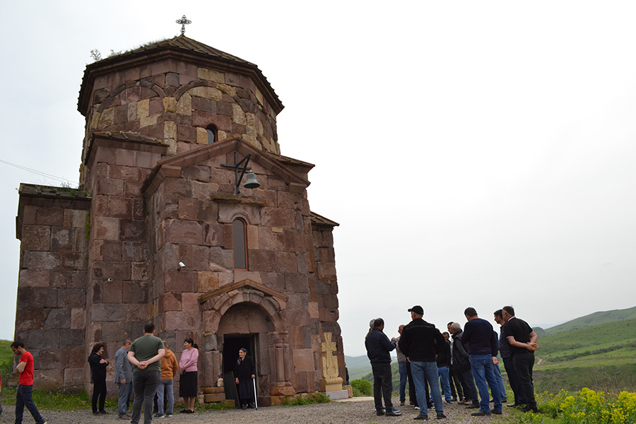 Ոսկեպարի Սուրբ Աստվածածին եկեղեցի