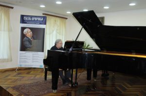 Շահան Արծրունի