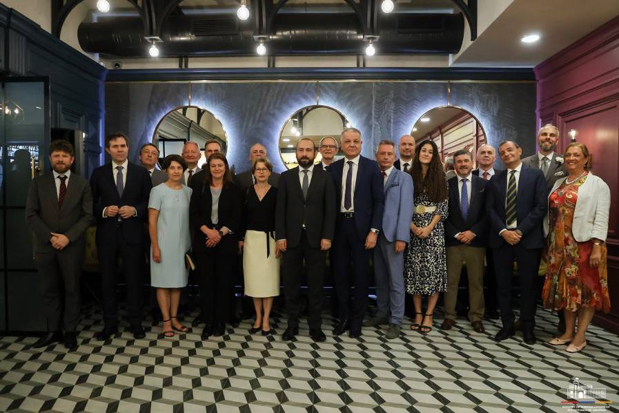ՀՀ ԱԳ նախարար Արարատ Միրզոյանի հանդիպումը ԵՄ երկրների դեսպանների հետ