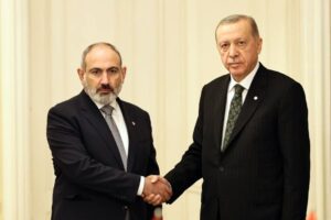 Հայաստանի վարչապետ Նիկոլ Փաշինյան եւ Թուրքիայի նախագահ Ռեջեփ Թայիփ Էրդողան