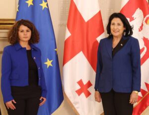 Ֆրանսիայի դեսպան Շերազ Գասրի եւ Վրաստանի նախագահ Սալոմե Զուրաբիշվիլի