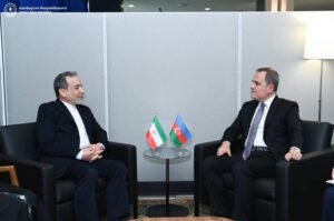 Ադրբեջանի արտգործնախարար Ջեյհուն Բայրամով եւ Իրանի արտգործնախարար Աբբաս Արաղչի