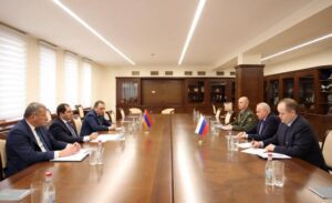 Սուրեն Պապիկյան եւ Սերգեյ Կոպիրկին