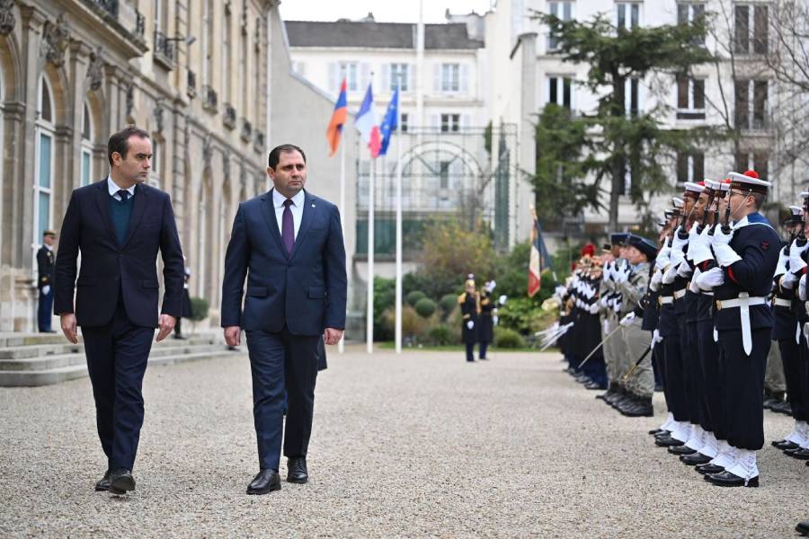 Սուրեն Պապիկյան եւ Սեբաստիան Լըկորնյու