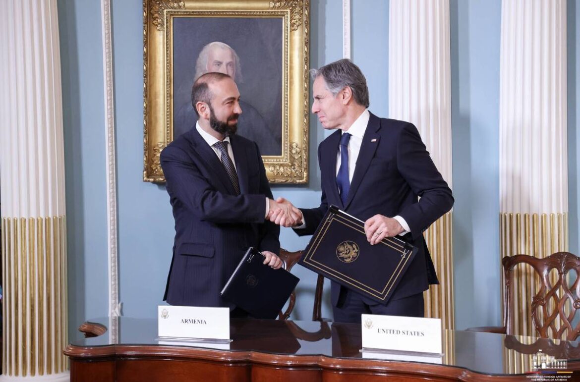 ՀՀ-ԱՄՆ ռազմավարական գործընկերության կանոնադրության ստորագրումը